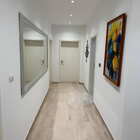 Urban Oasis Central Apartment *